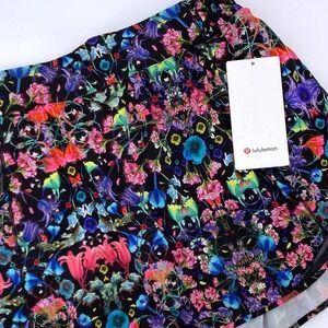 Lululemon Hotty Hot HR Skirt/Skort Black Floral Print Built-in Liner Size 10